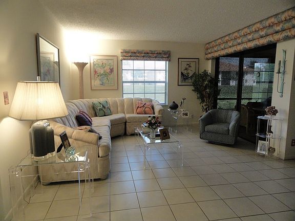 3rd image of 5463 Verona Dr APT B