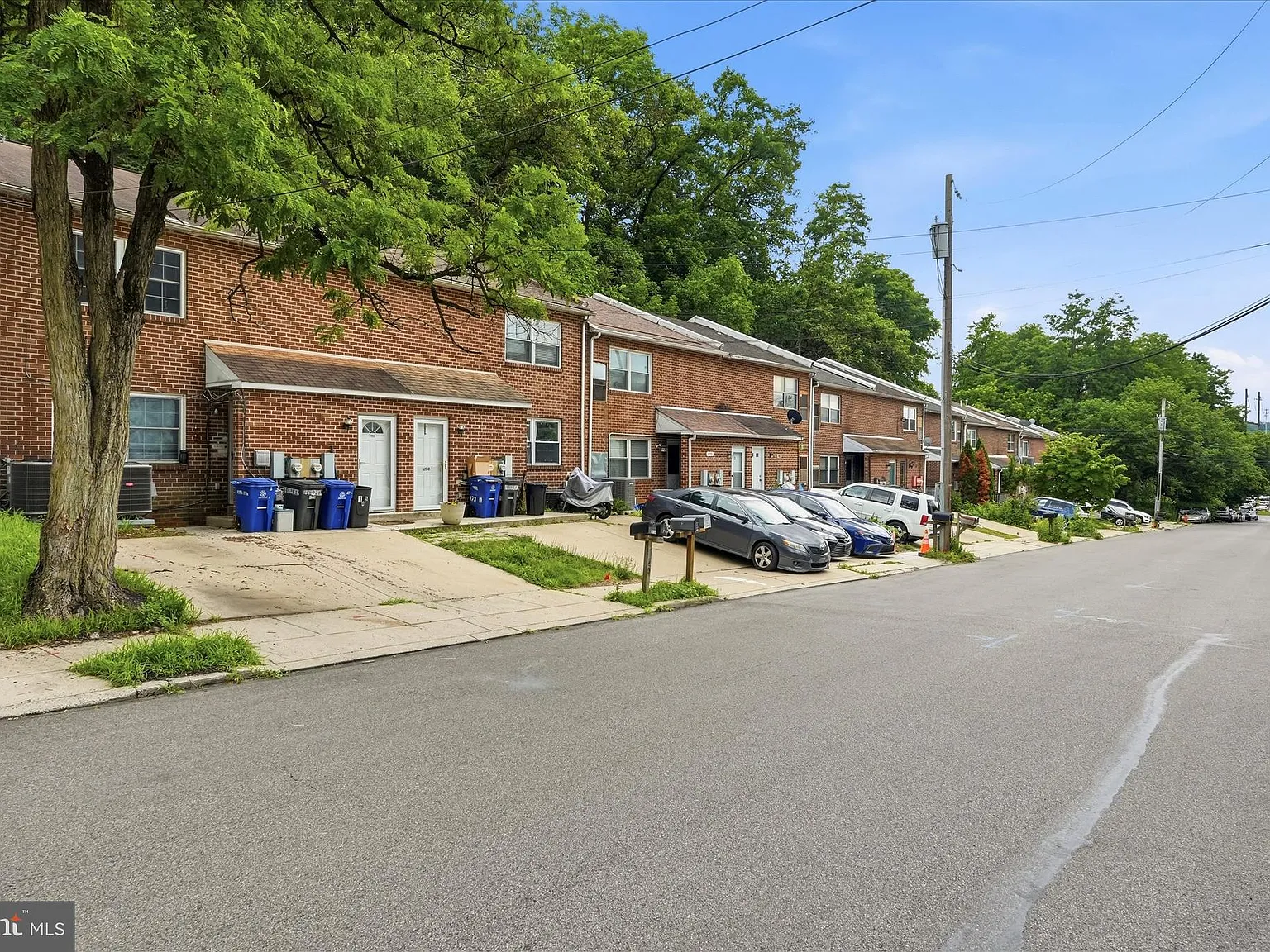 2 bed, 1000 sqft, $1,700 — Photo 3