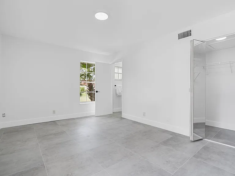 737 Nantucket Cir #B — Photo 19