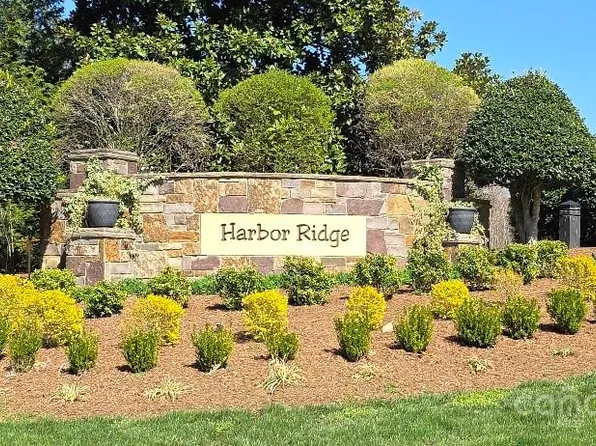 210 Ridge Top Dr, Connelly Springs, NC 28612