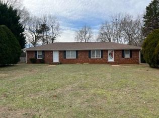 29 Wedgefield Dr, Boiling Springs, SC 29316