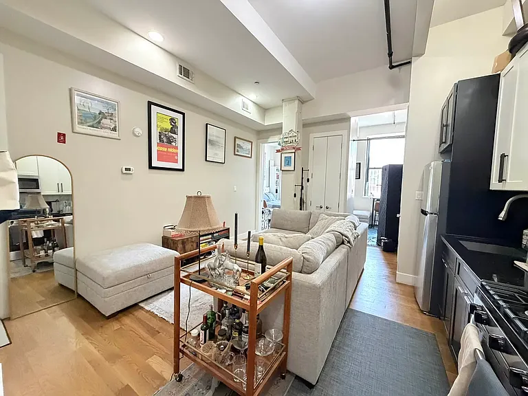 53 S 11th St #3D — Photo 1