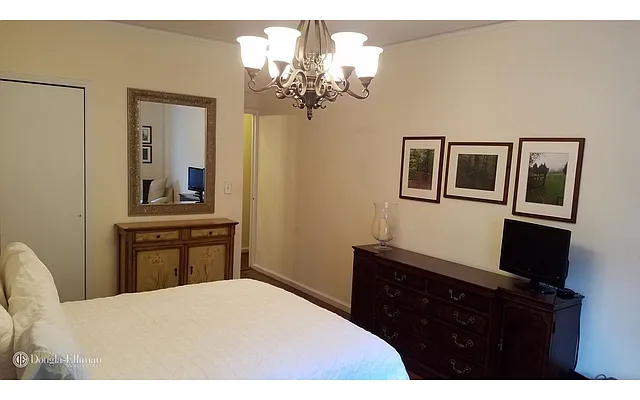 Rented by Douglas Elliman | media 8