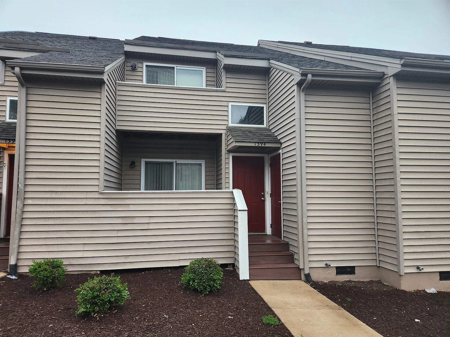 4 bed, 2.0 bath, 1440 sqft, $1,800 — Photo 1