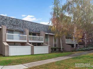 675 Sharon Park Dr APT 135, Menlo Park, CA 94025
