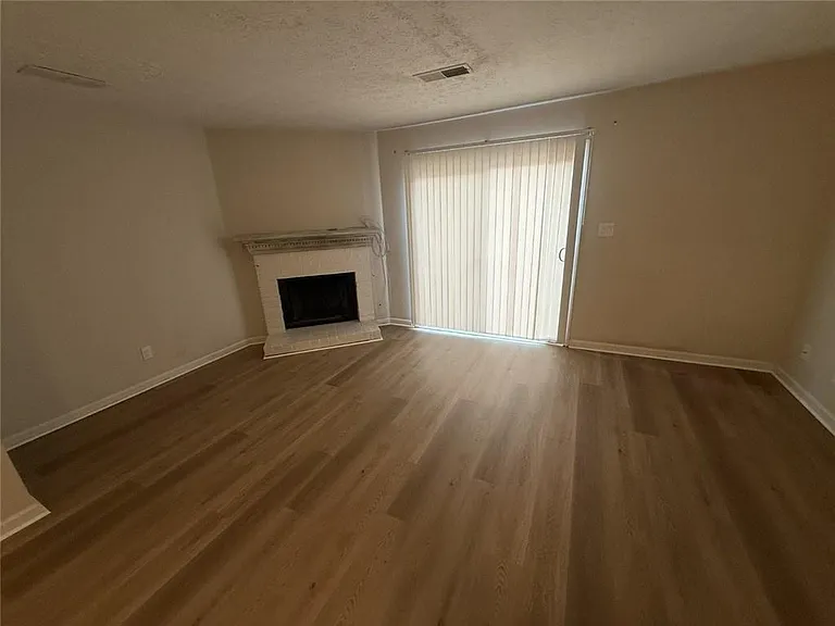 2906 Webb Bridge Rd — Photo 10