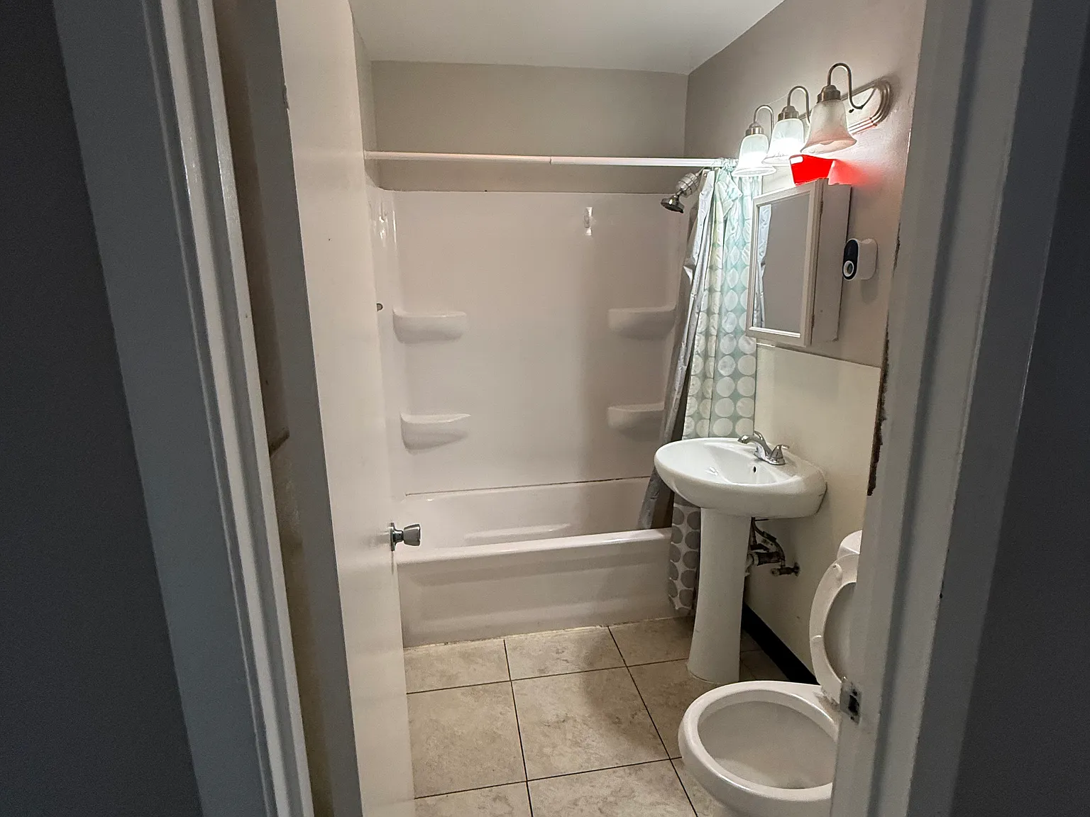 2 bed, 1220 sqft, $1,650 — Photo 4