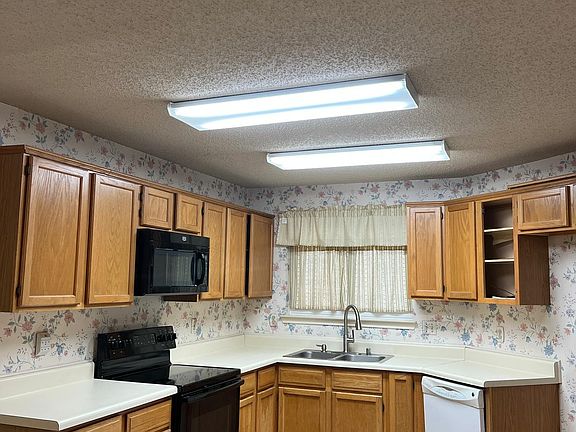 5th image of 3844 Suffolk Ln