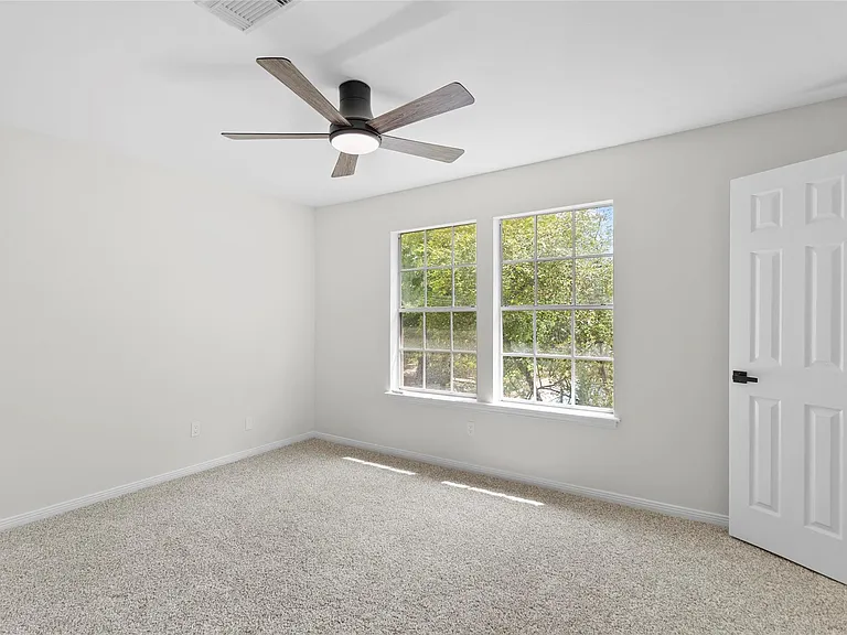 2030 Plantation Dr #F3 — Photo 11