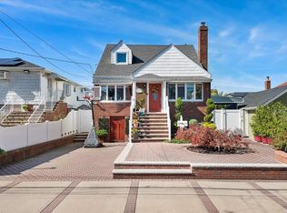 163-14 98th St, Jamaica, NY 11414