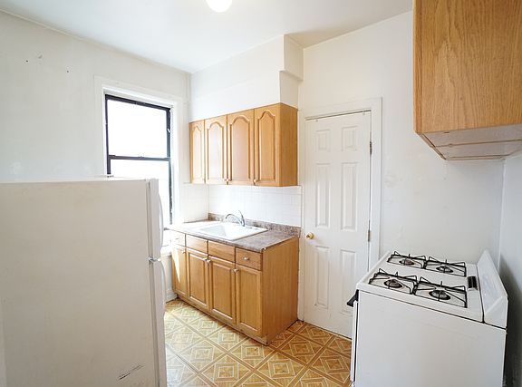 4th image of 158 18th St #2A