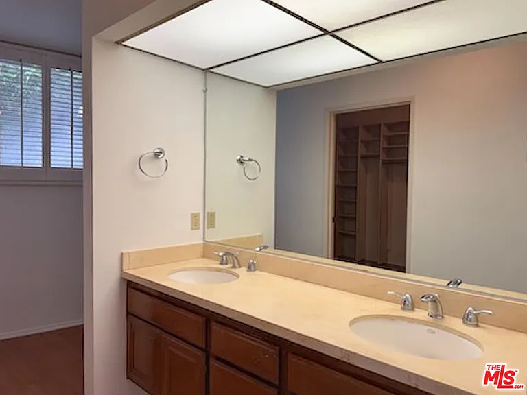 1655 Selby Ave #102 — Photo 17