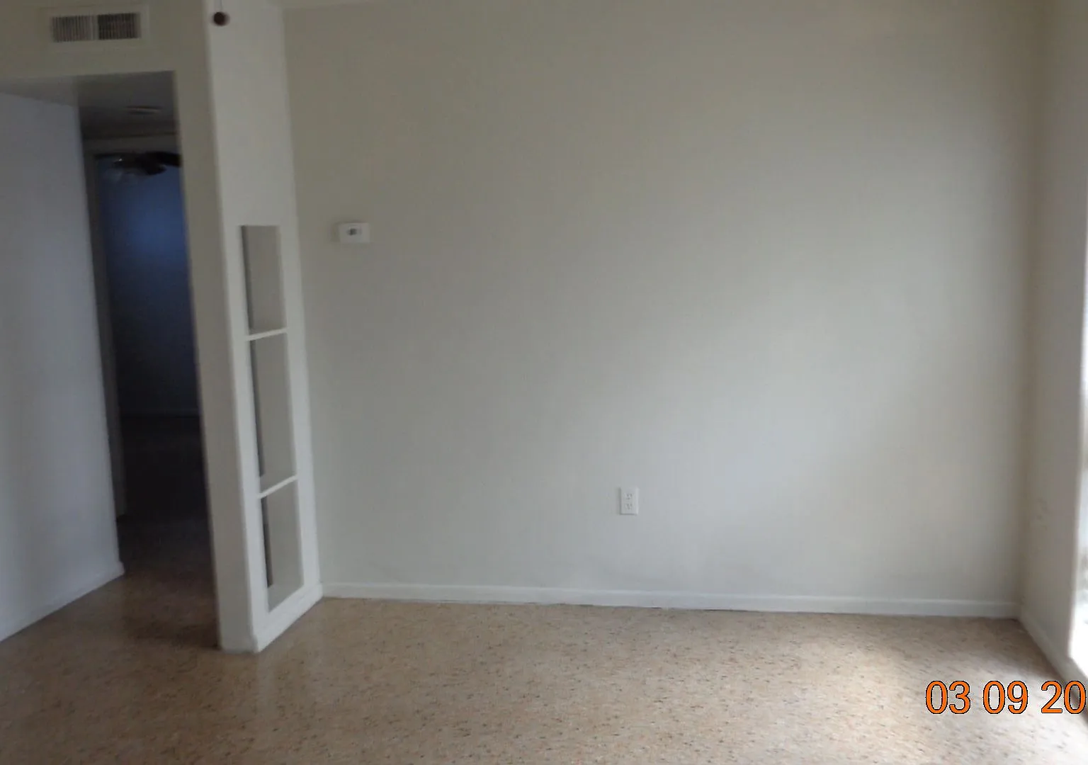 2 Bed/ 1.5 Bath Home with Bonus Room — Photo 4