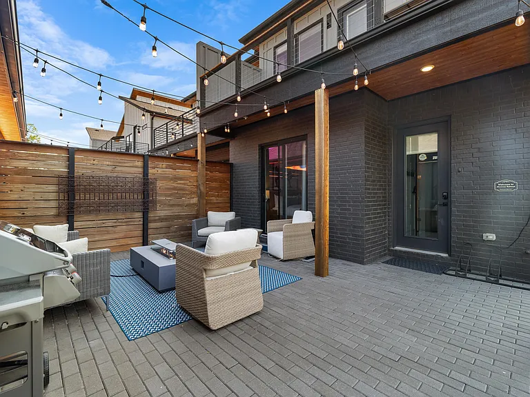 1137 NE Monroe St #1137 — Photo 31