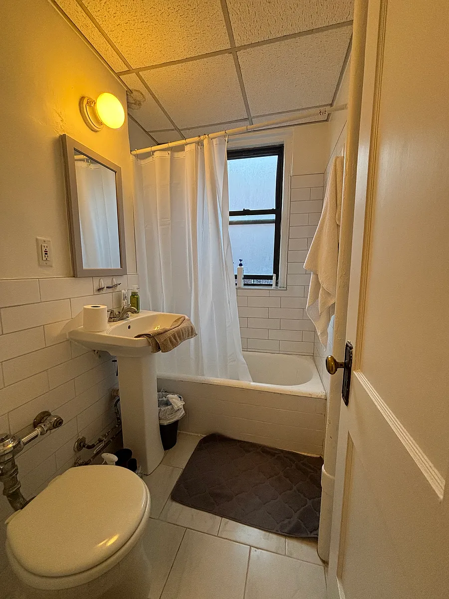Building Photo - 66 Queensberry St #315