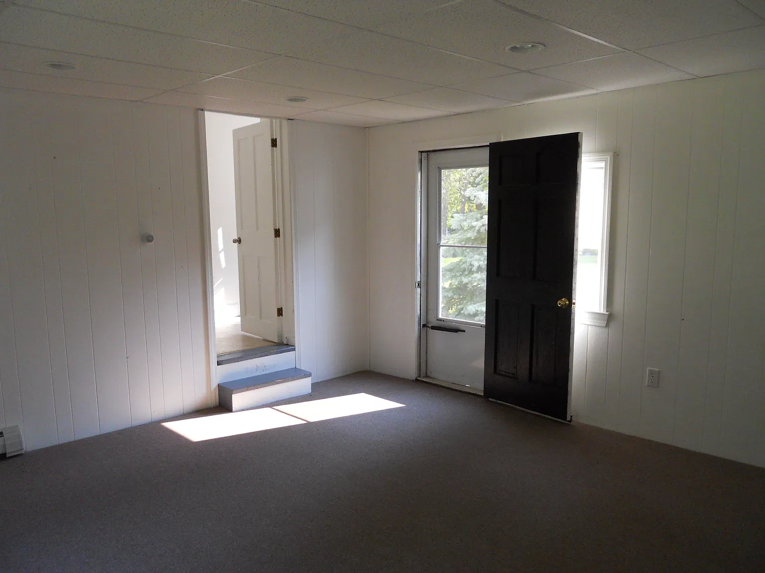 3 bed, 3291 sqft, $3,995 — Photo 2