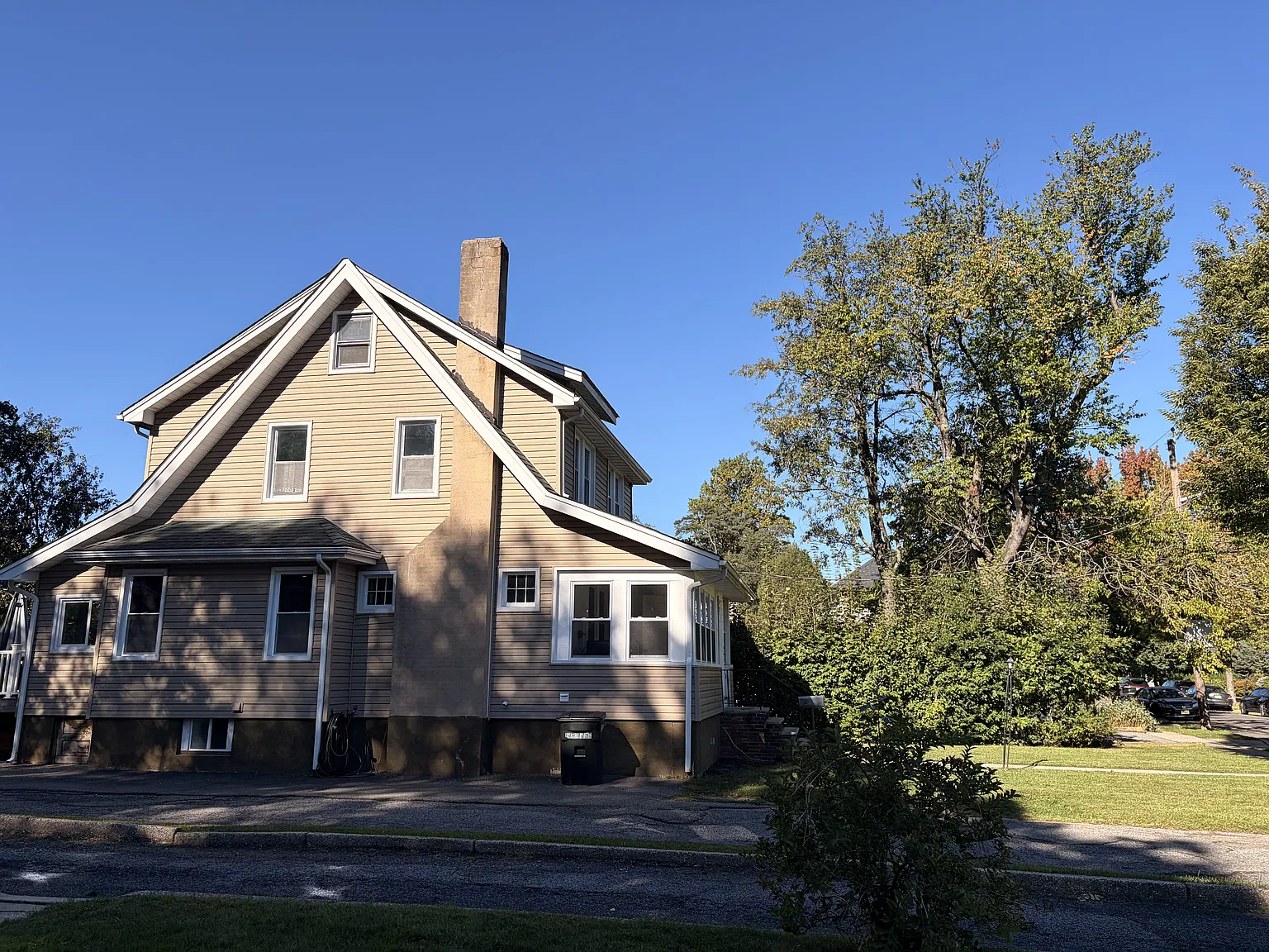 3 bed, 1.5 bath, 1326 sqft, $4,500 — Photo 3