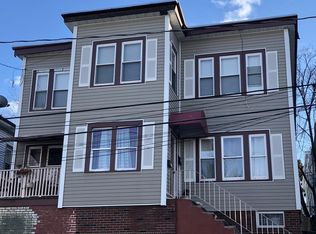 129 Grove St, Chelsea, MA 02150