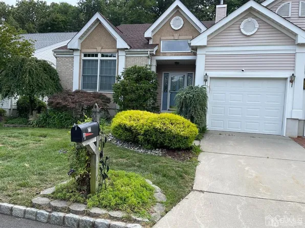 23 Cameron Ct, Monroe Township, NJ 08831