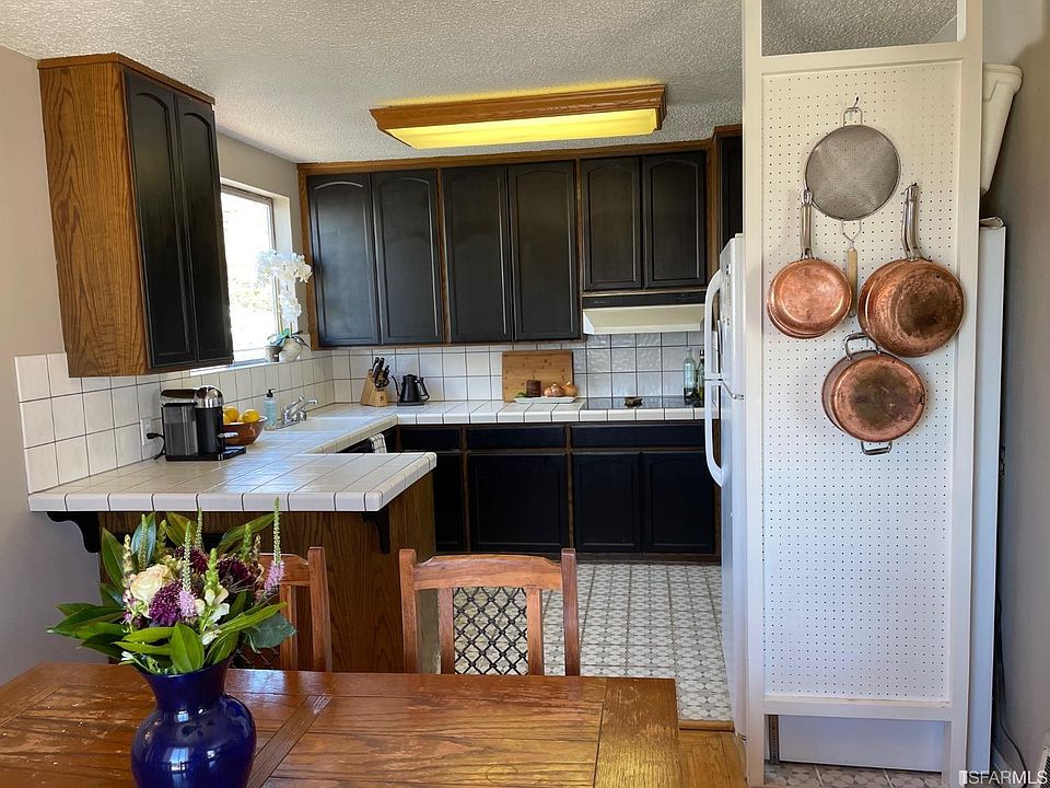 1st image of 229 Canyon Dr