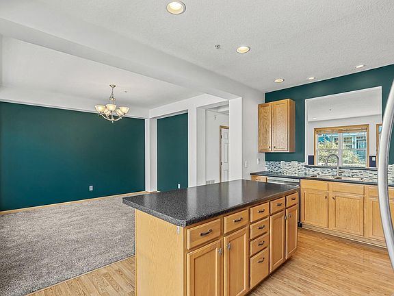 5th image of 1671 Village Trl E Unit 2