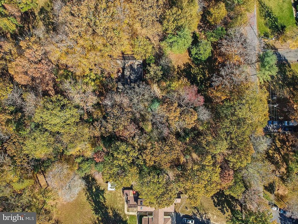 2nd image of Huron St