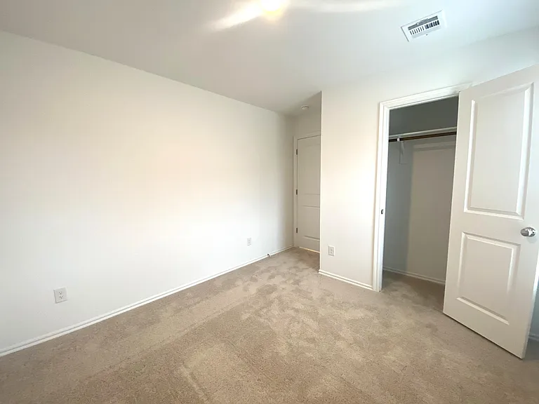 10921 SW 22nd St — Photo 8