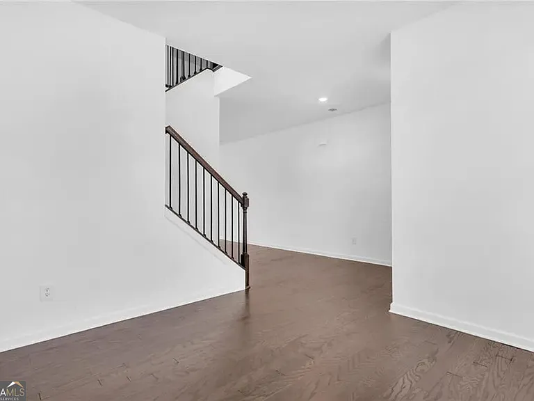 5930 Neisler Rd — Photo 9