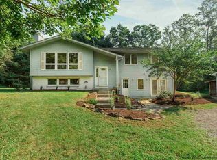 9 Shawangunk View Dr, New Paltz, NY 12561