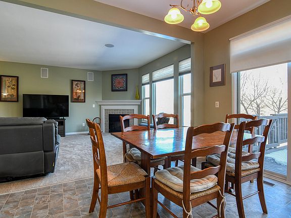 2nd image of 1366 Meadow Breeze Ln
