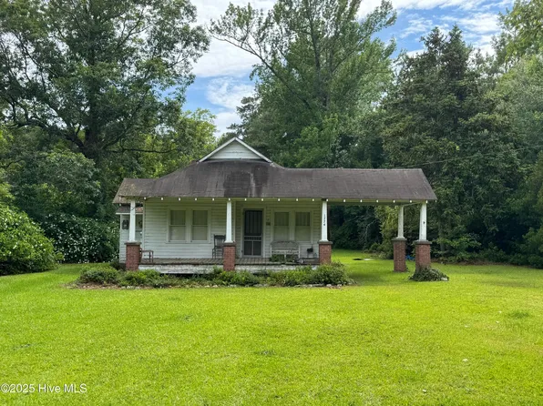 1774 Sam Potts Highway, Hallsboro, NC 28442