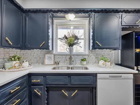 665 NW 15th St, Moore, OK 73160