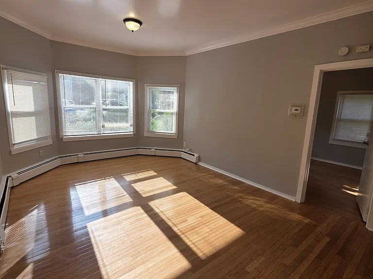 3230 Lexington Ave #11 — Photo 16