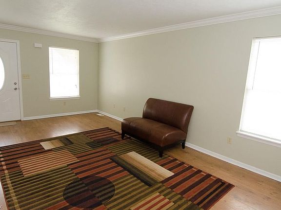 5th image of 992 Burbank Ave