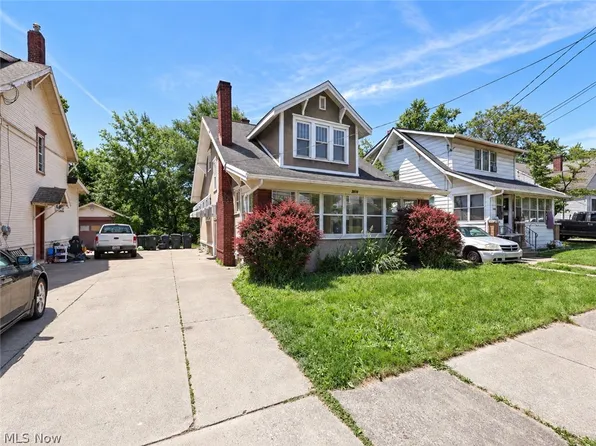 2078 18th St SW, Akron, OH 44314