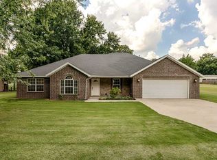 1410 Mayflower Rd, Bentonville, AR 72712