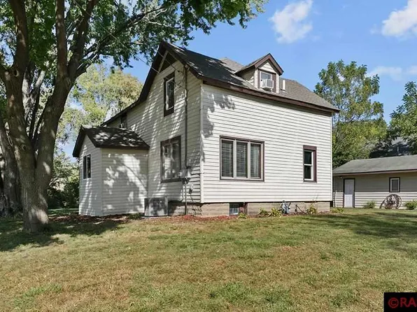 416 W 3rd St, Mankato, MN 56001