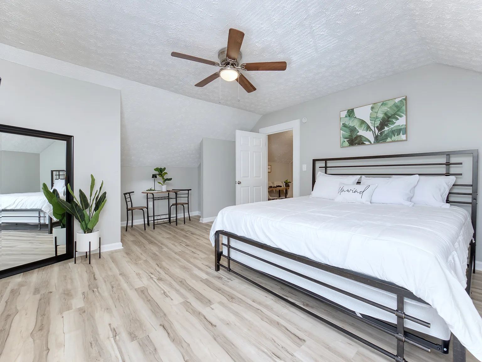 1 bed, $3,000 — Photo 2