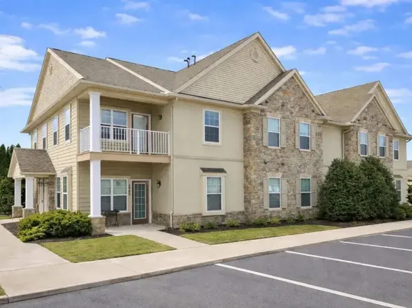 2008 Shady Oak Dr #2008, Mount Joy, PA 17552