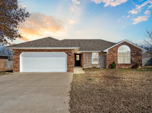 1560 S Mission Avenue, Bolivar, MO 65613