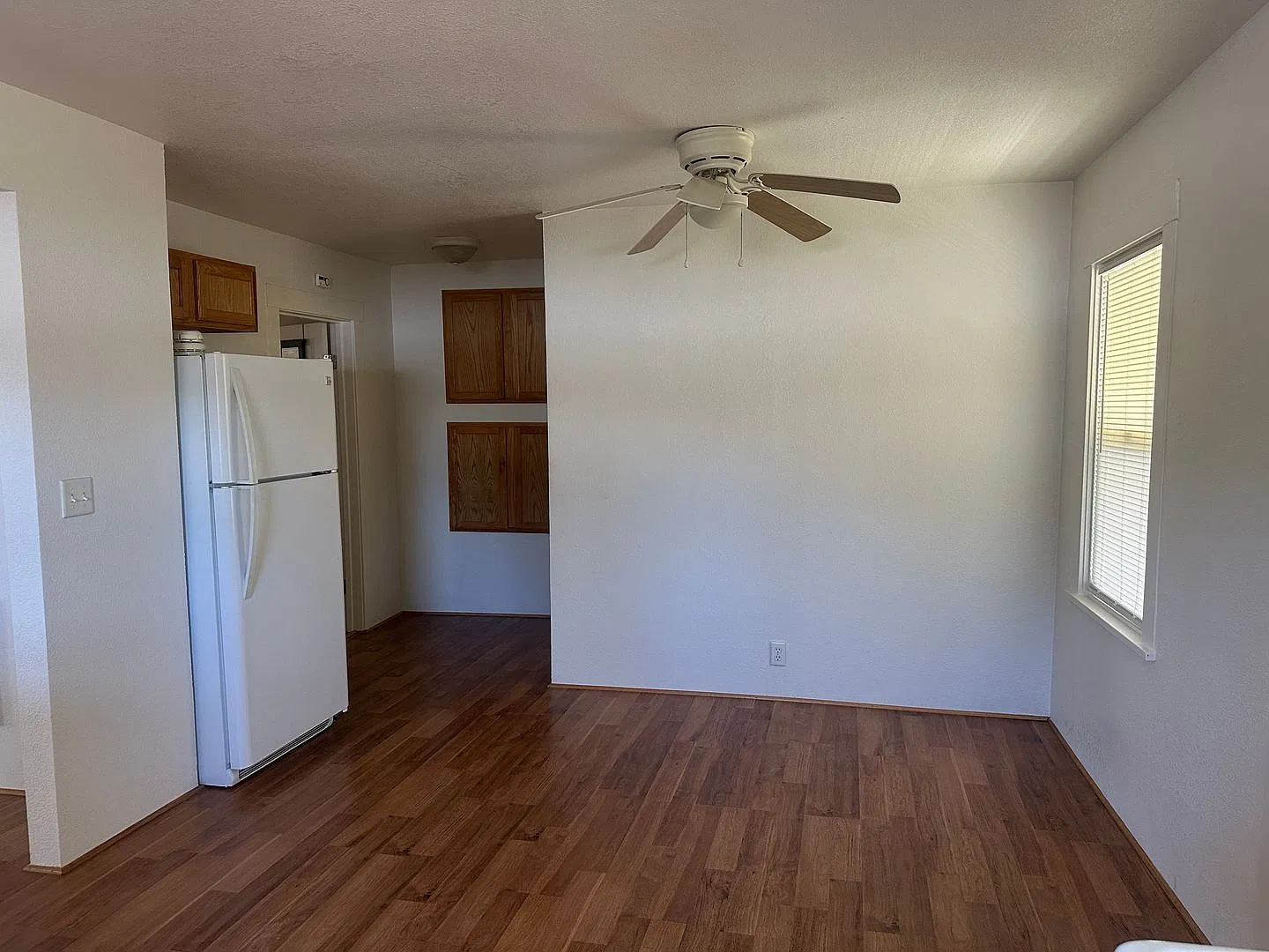 Adorable Gorgeous Downtown Duplex Showings Beginning October 26th — Photo 4