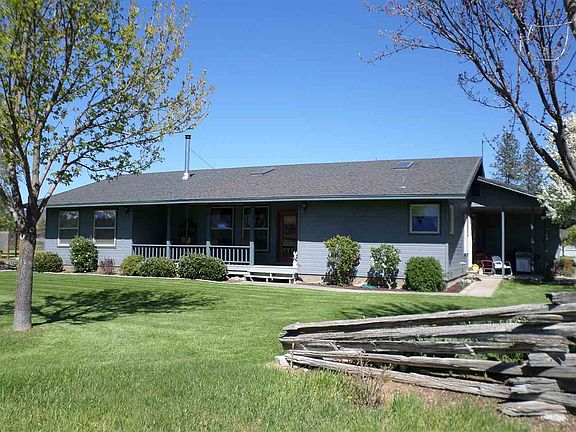 2nd image of 3321 Forest Ln