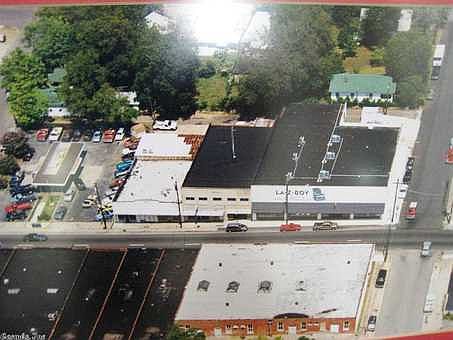 2nd image of 800 Hobson Ave