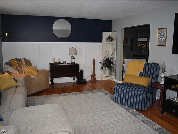2nd image of 586 Timothy Dr