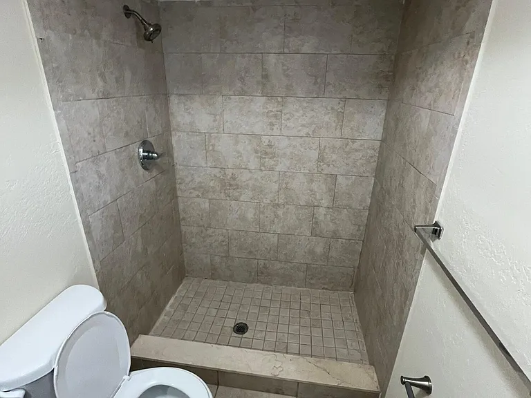 1370 NE 119th St #137008 — Photo 49