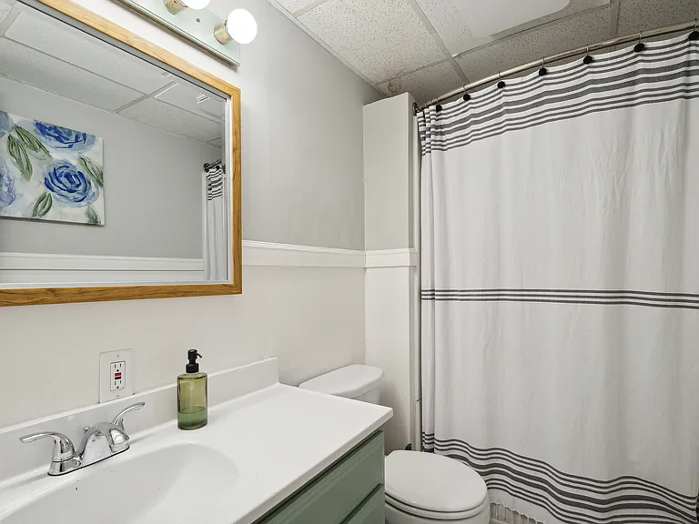 2480 Collegewood St — Photo 21