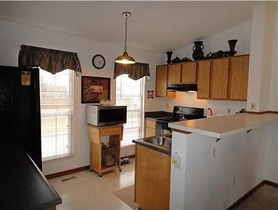 4th image of 5356 Gillette Ave