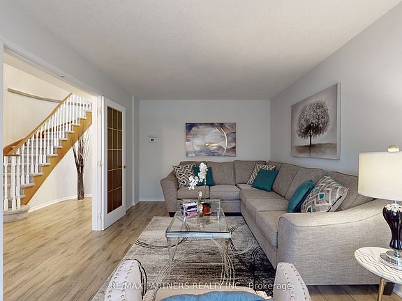 4th image of 15 Ribblesdale Dr