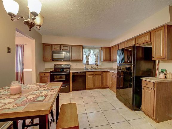 4th image of 7790 Oakridge Ct