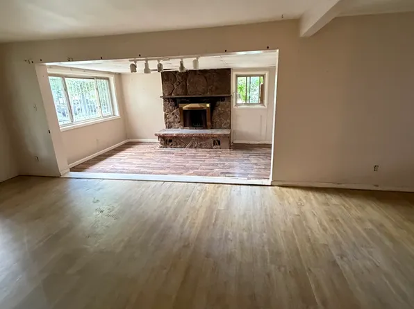 952 Salem St, Aurora, CO 80011